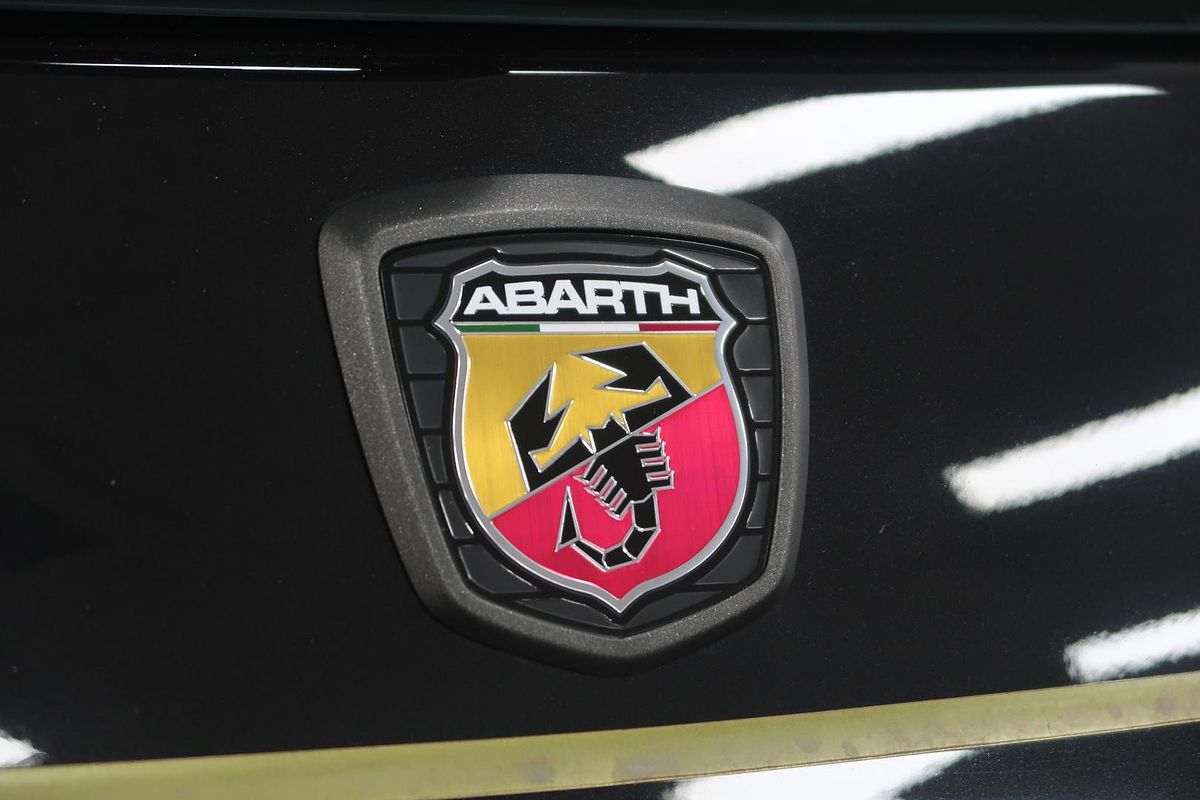 2021 Abarth 595 Scorpioneoro Series 4