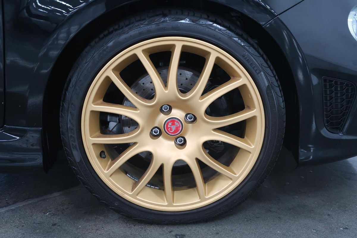 2021 Abarth 595 Scorpioneoro Series 4