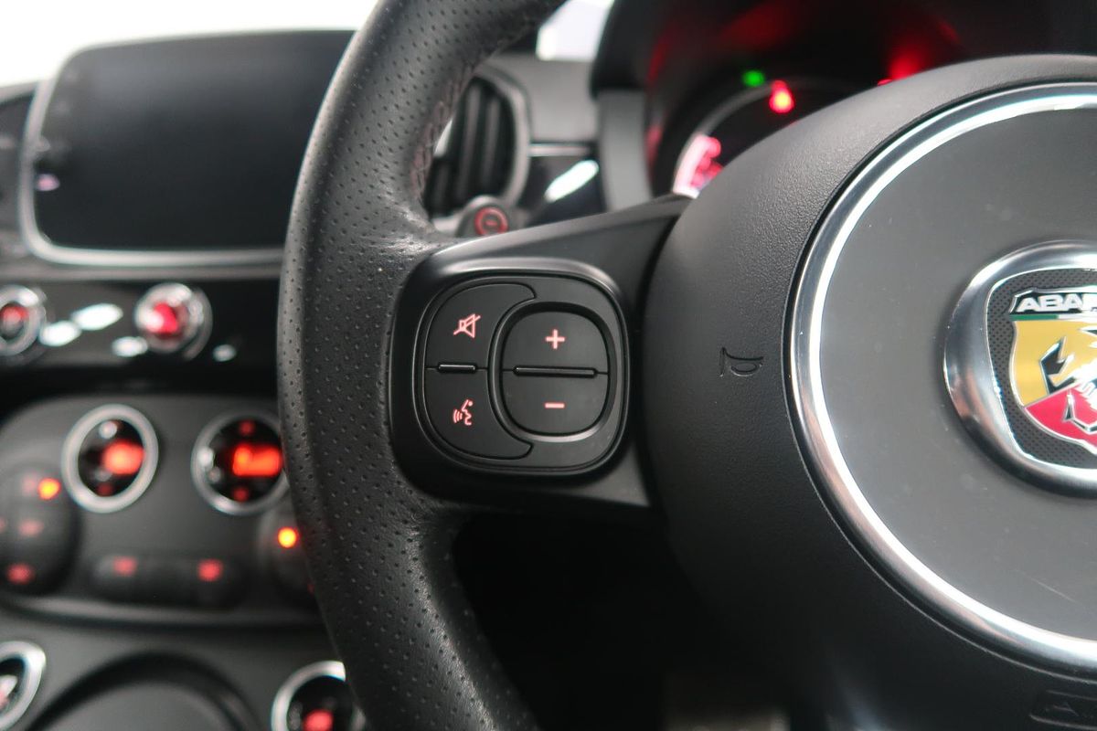 2021 Abarth 595 Scorpioneoro Series 4