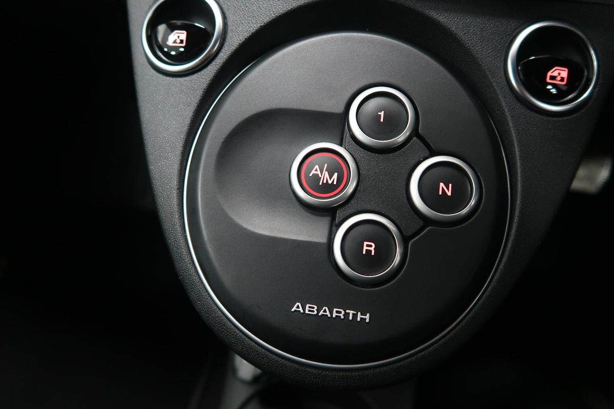 2021 Abarth 595 Scorpioneoro Series 4