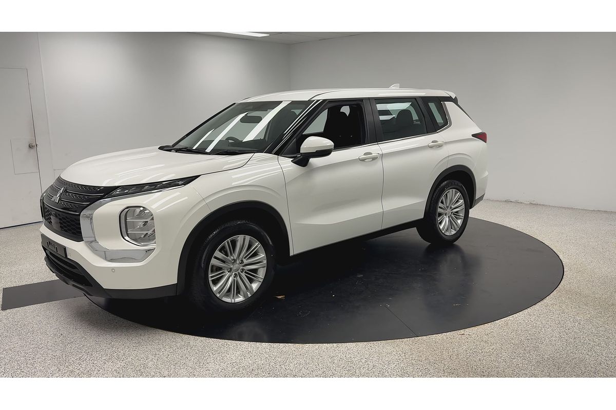 2024 Mitsubishi Outlander ES ZM