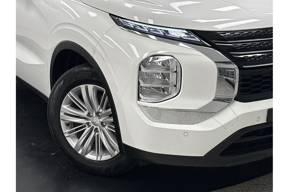 2024 Mitsubishi Outlander ES ZM