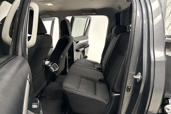 2020 Toyota Hilux SR5 GUN126R 4X4