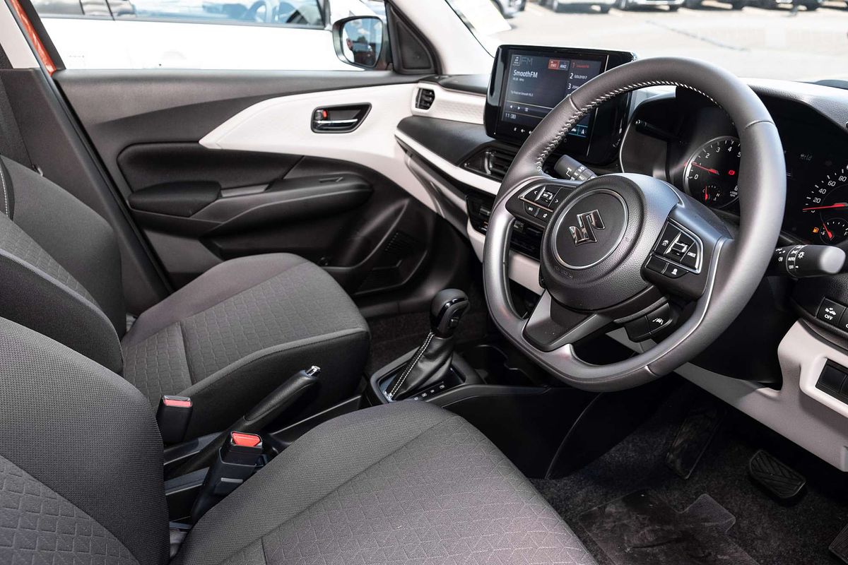 2025 Suzuki Swift Hybrid Plus UZ