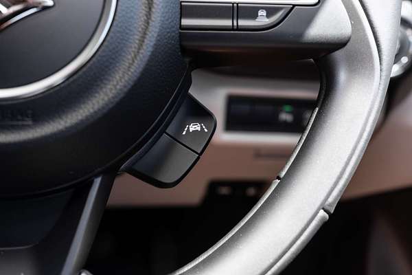 2025 Suzuki Swift Hybrid Plus UZ