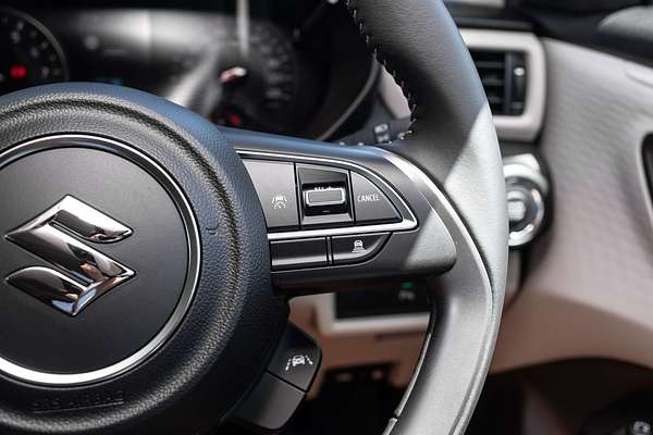 2025 Suzuki Swift Hybrid Plus UZ