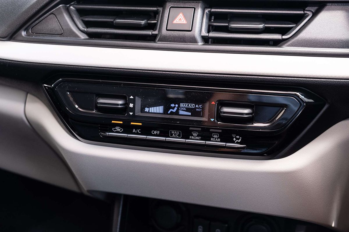 2025 Suzuki Swift Hybrid Plus UZ