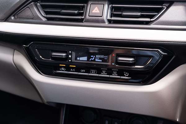 2025 Suzuki Swift Hybrid Plus UZ