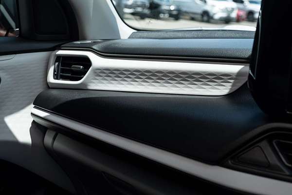 2025 Suzuki Swift Hybrid Plus UZ