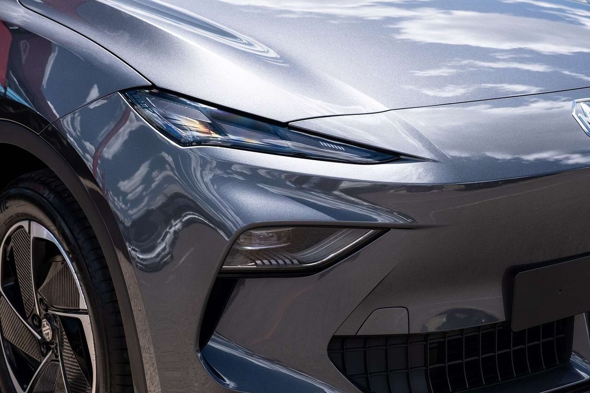 2025 MG MGS5 EV Essence 62 ZS3EM