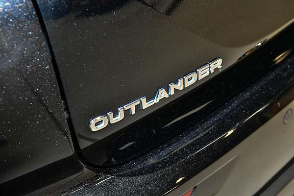 2023 Mitsubishi Outlander ES ZM