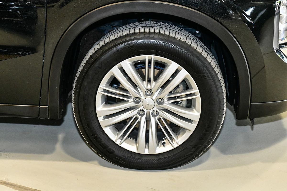 2023 Mitsubishi Outlander ES ZM