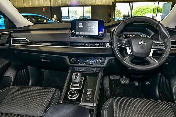 2023 Mitsubishi Outlander ES ZM