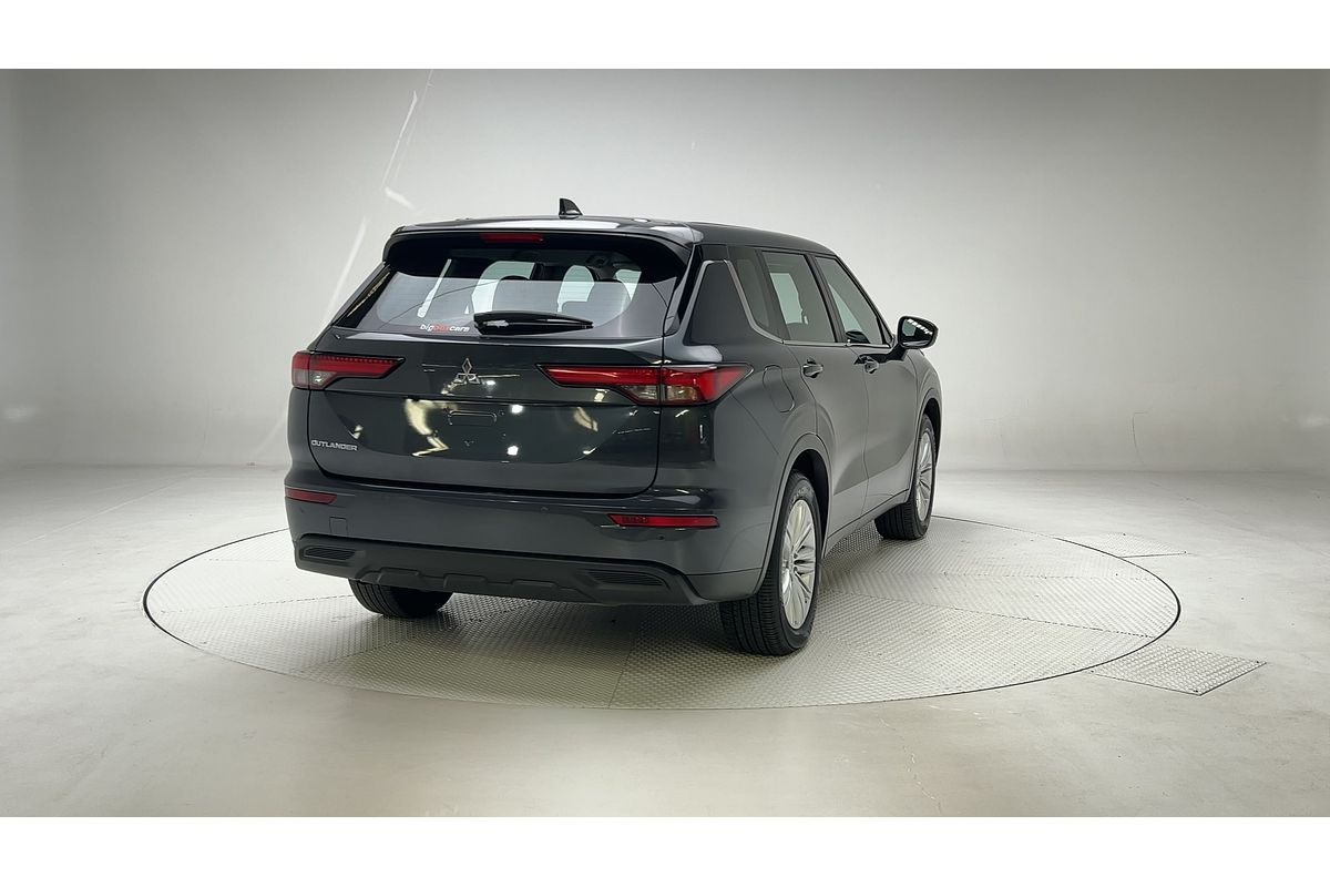 2024 Mitsubishi Outlander ES ZM