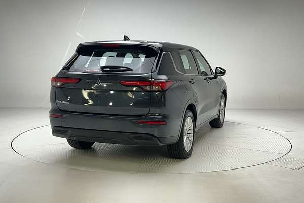 2024 Mitsubishi Outlander ES ZM