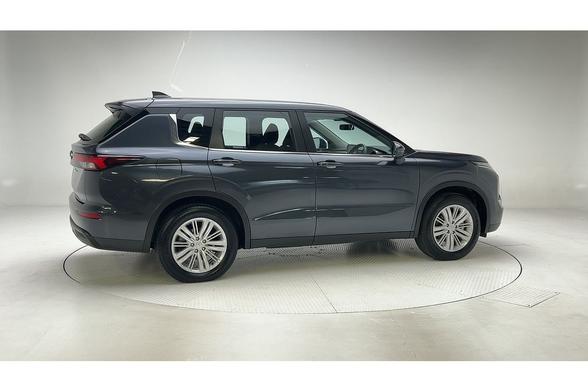 2024 Mitsubishi Outlander ES ZM