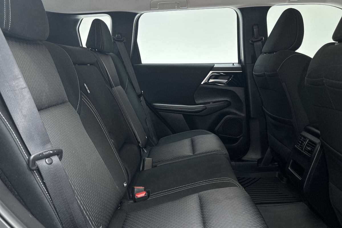 2024 Mitsubishi Outlander ES ZM