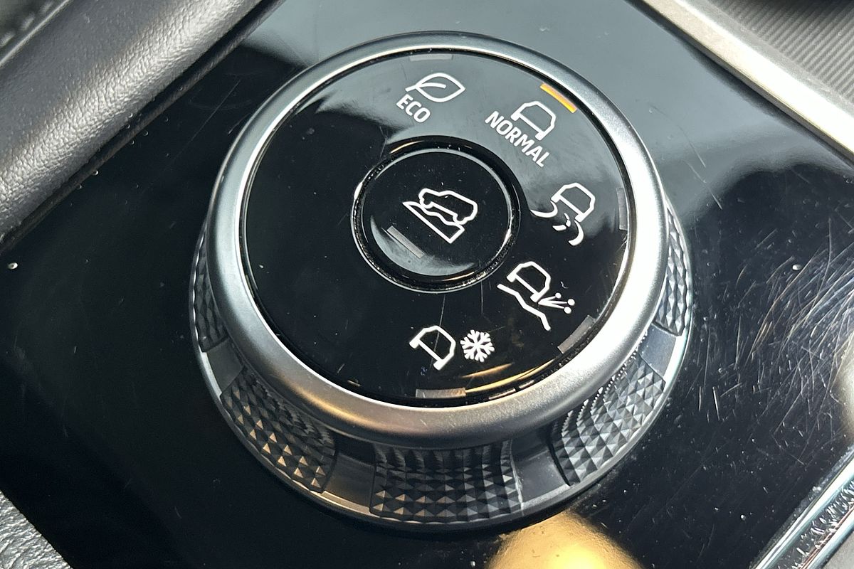 2024 Mitsubishi Outlander ES ZM