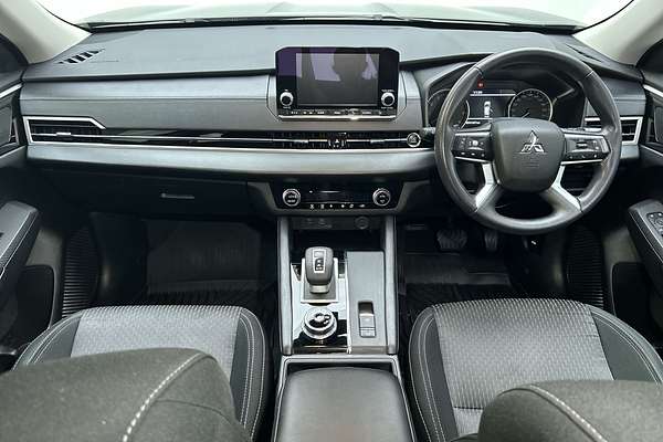 2024 Mitsubishi Outlander ES ZM