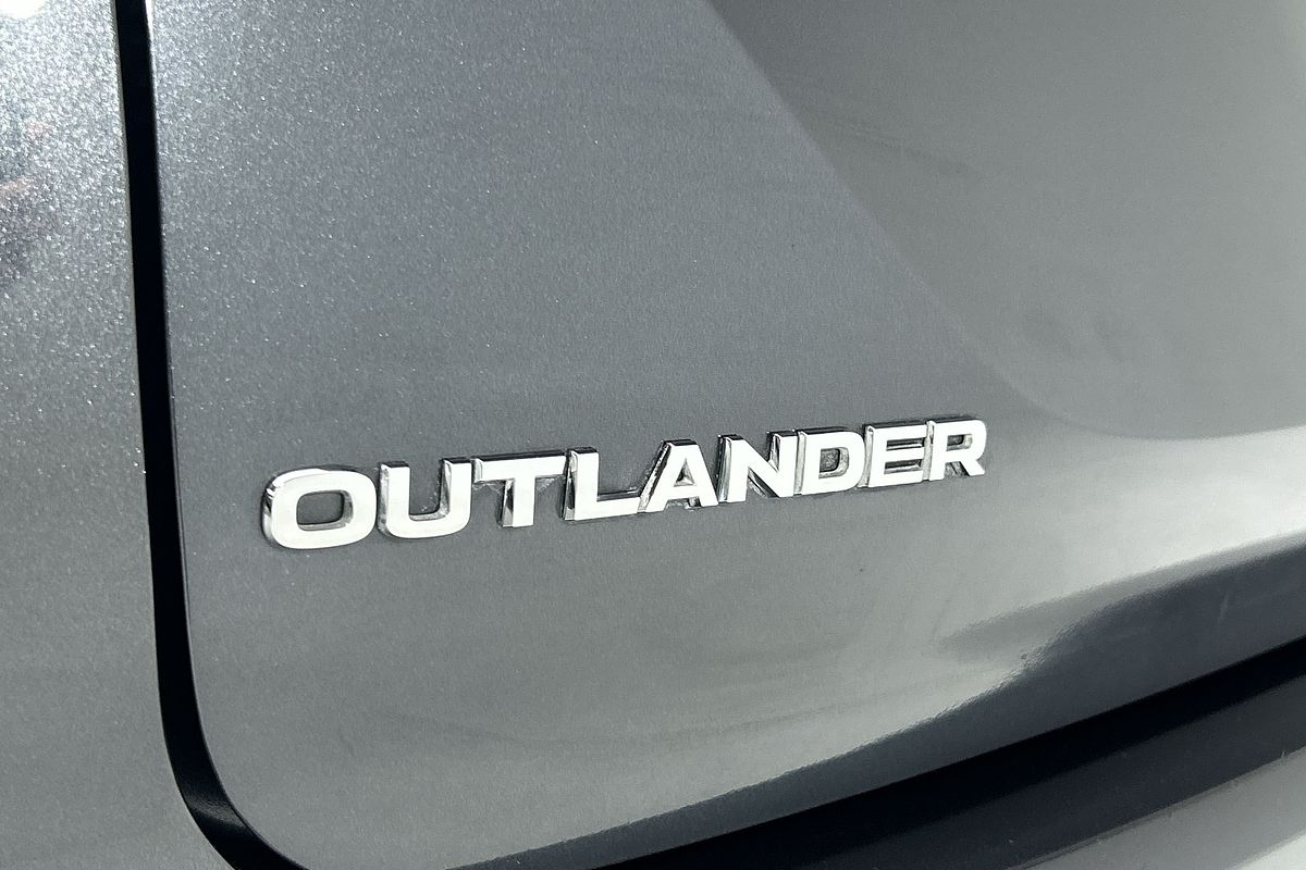 2024 Mitsubishi Outlander ES ZM