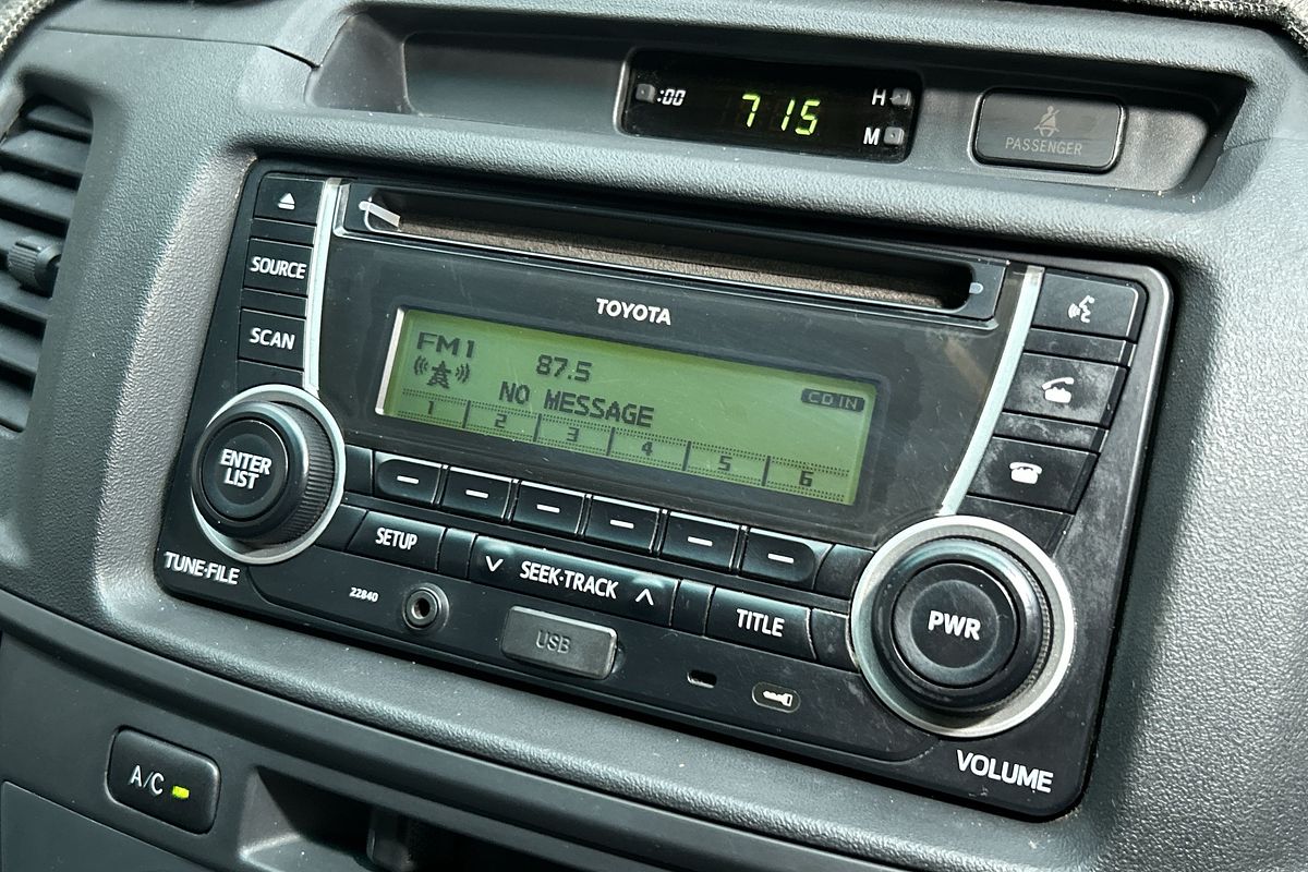 2013 Toyota Hilux SR KUN26R 4X4