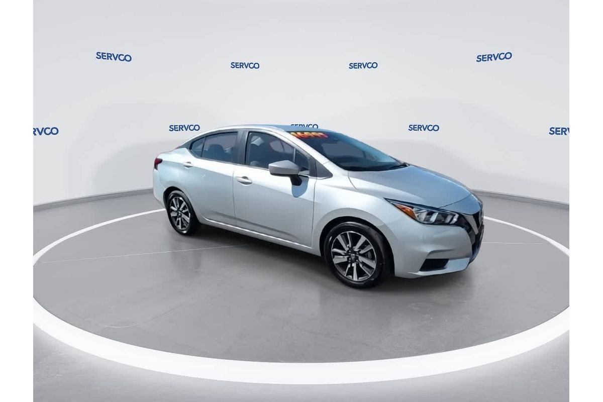 2022 Nissan Versa SV