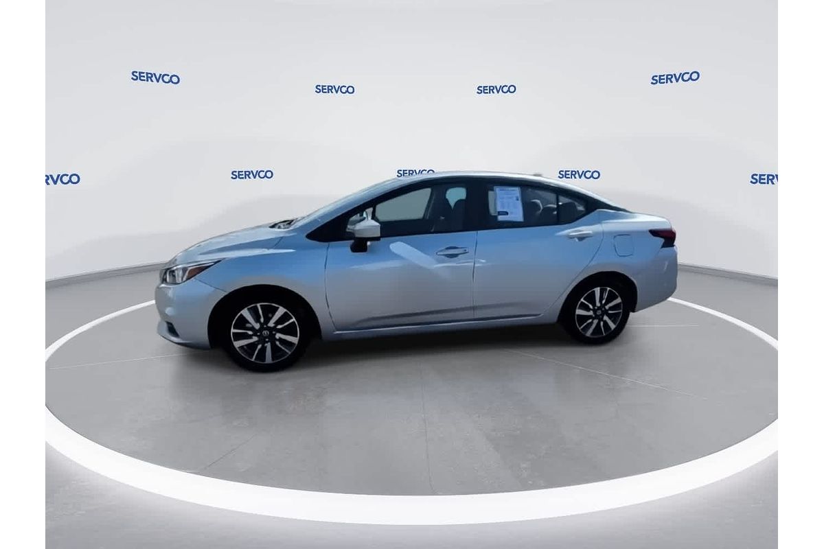 2022 Nissan Versa SV