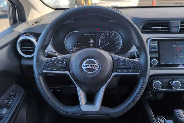 2022 Nissan Versa SV