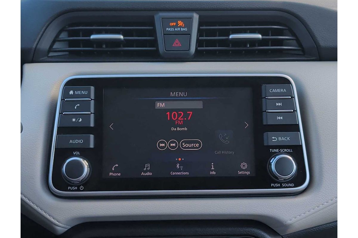 2022 Nissan Versa SV