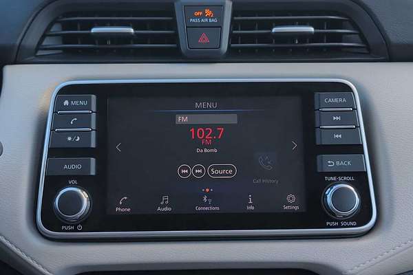 2022 Nissan Versa SV