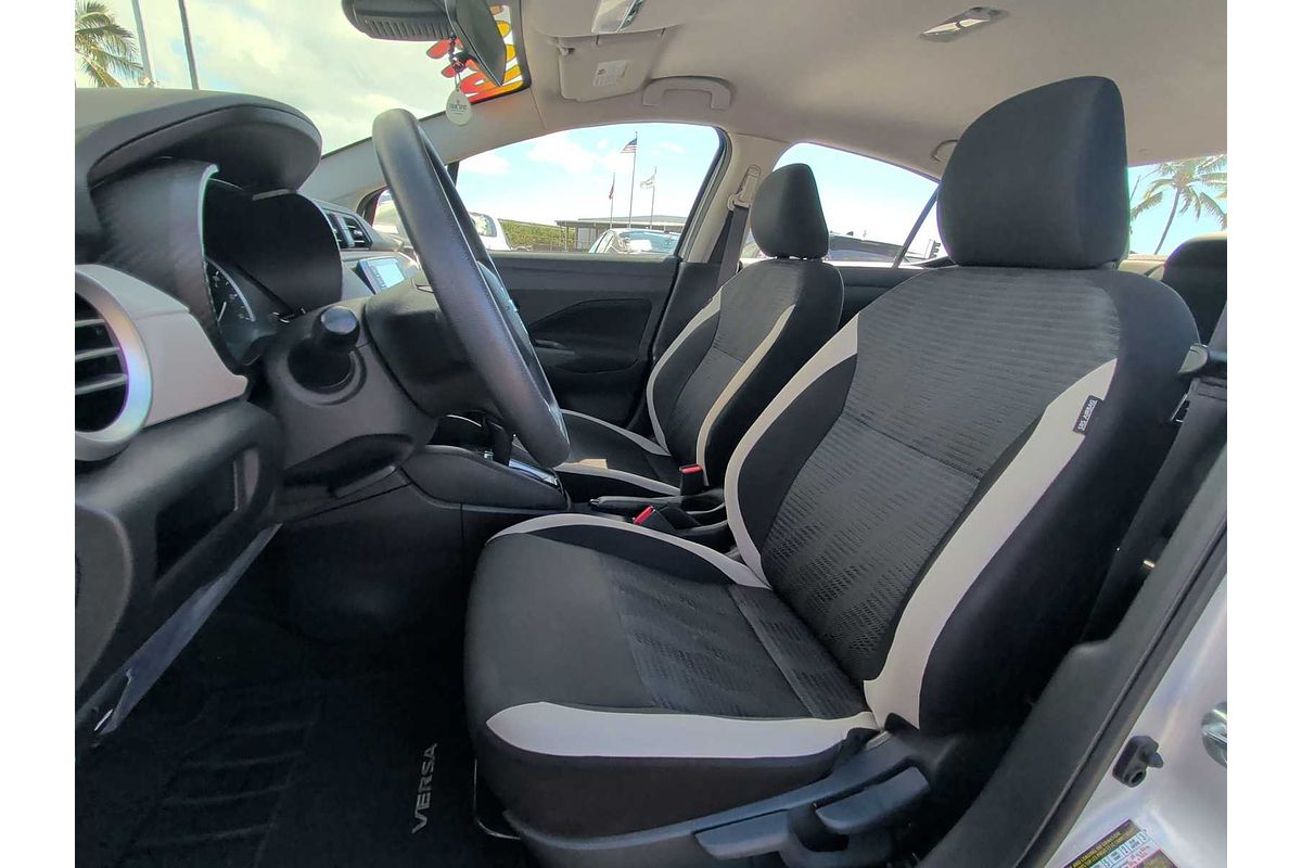 2022 Nissan Versa SV