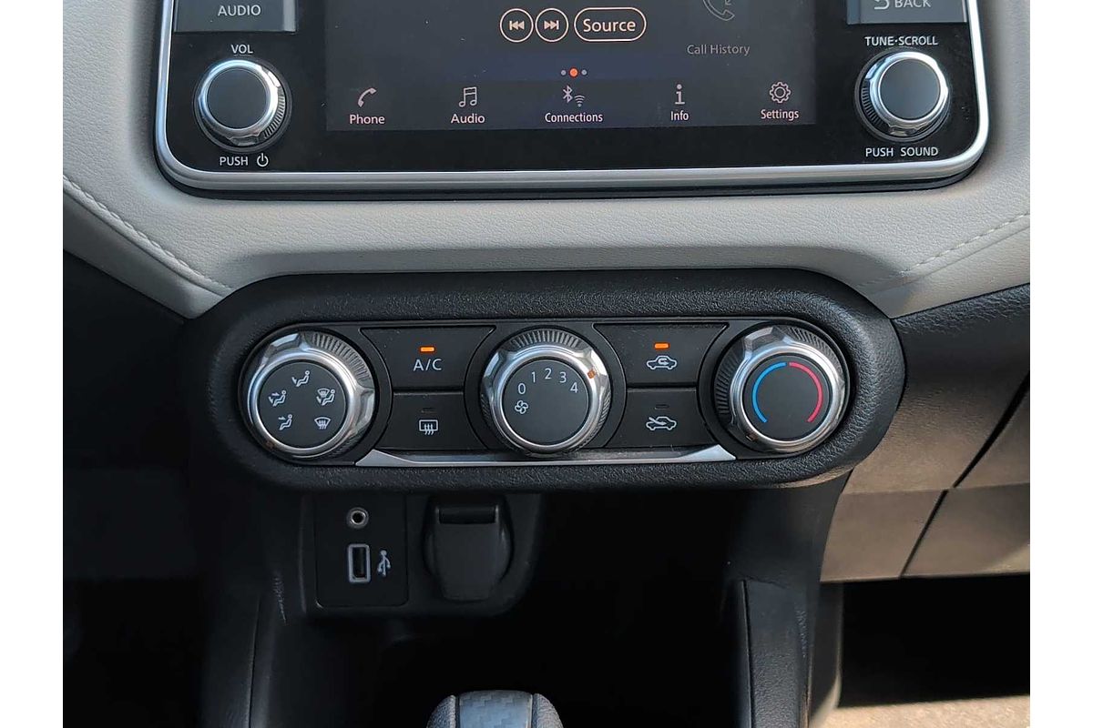 2022 Nissan Versa SV