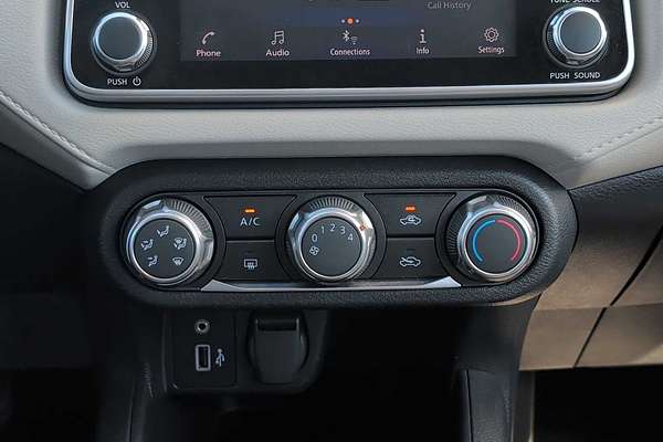 2022 Nissan Versa SV