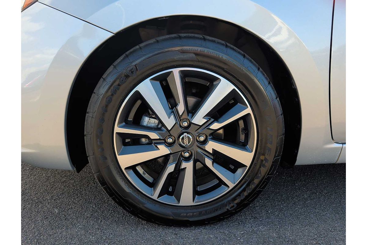 2022 Nissan Versa SV