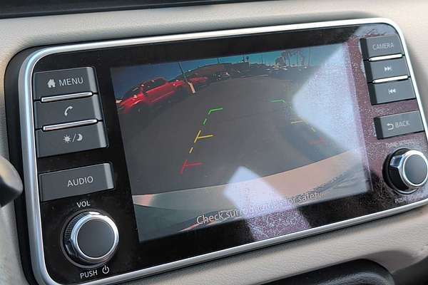 2022 Nissan Versa SV