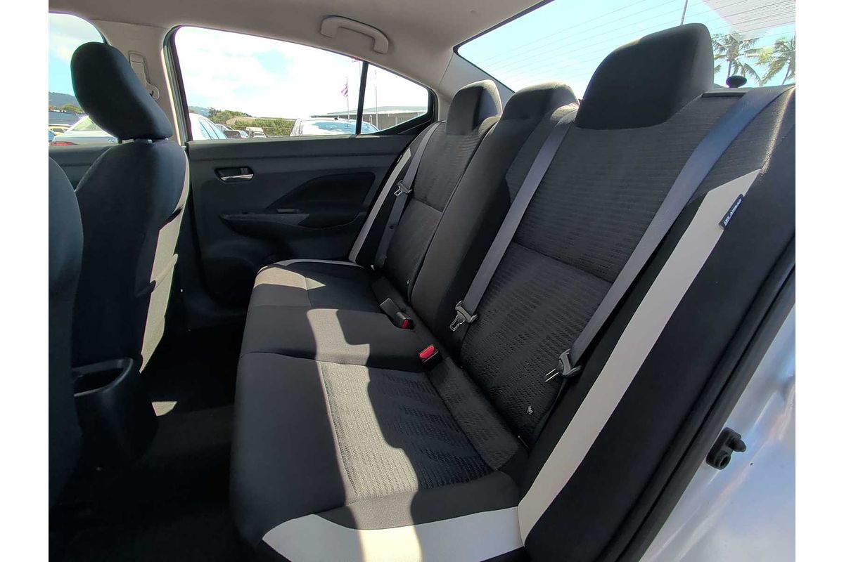 2022 Nissan Versa SV