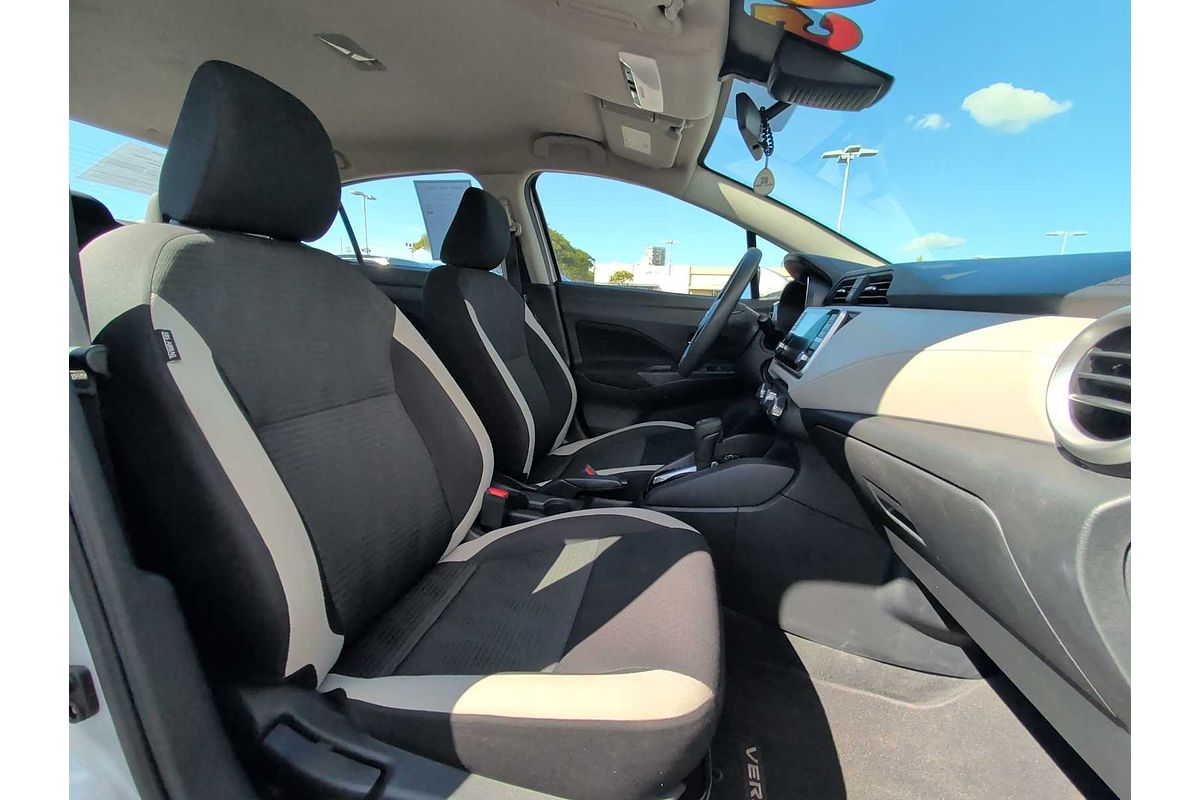 2022 Nissan Versa SV