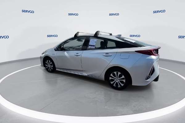 2020 Toyota Prius LE