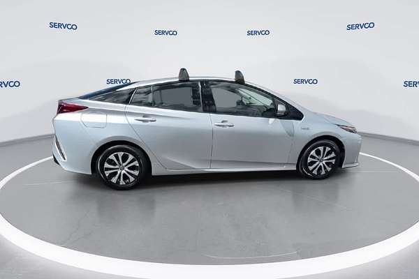 2020 Toyota Prius LE