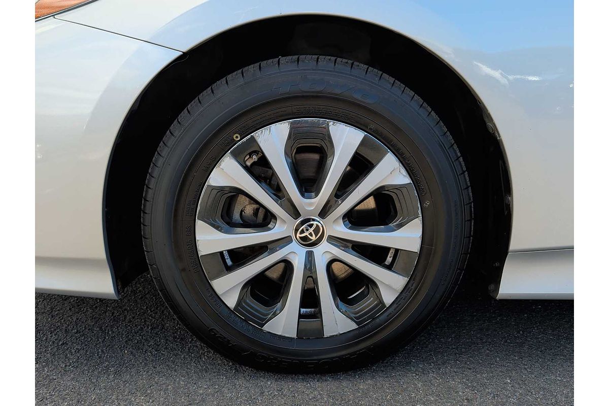 2020 Toyota Prius LE