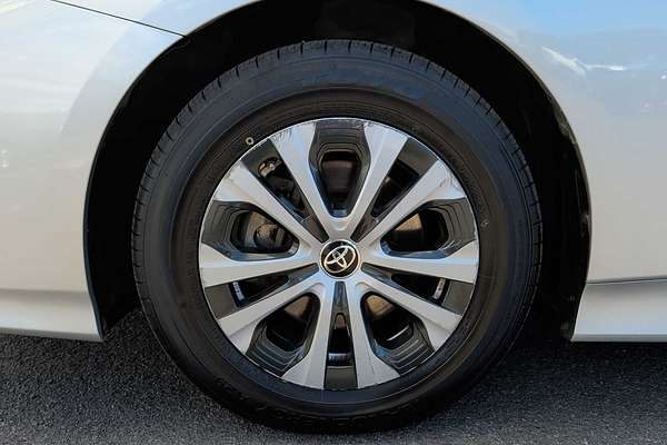 2020 Toyota Prius LE