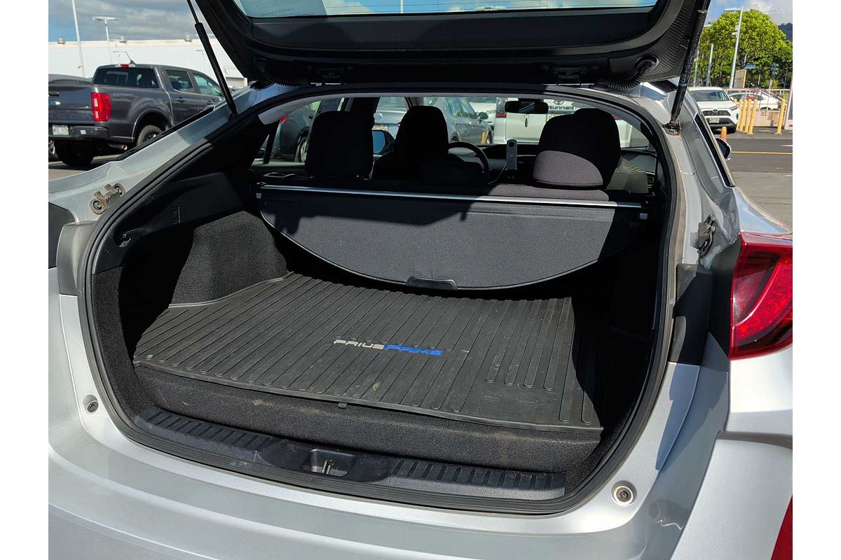 2020 Toyota Prius LE