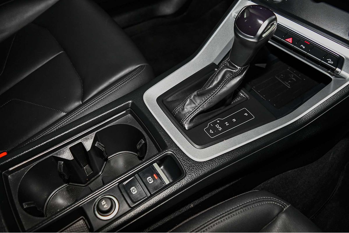 2023 Audi Q3 35 TFSI S line F3