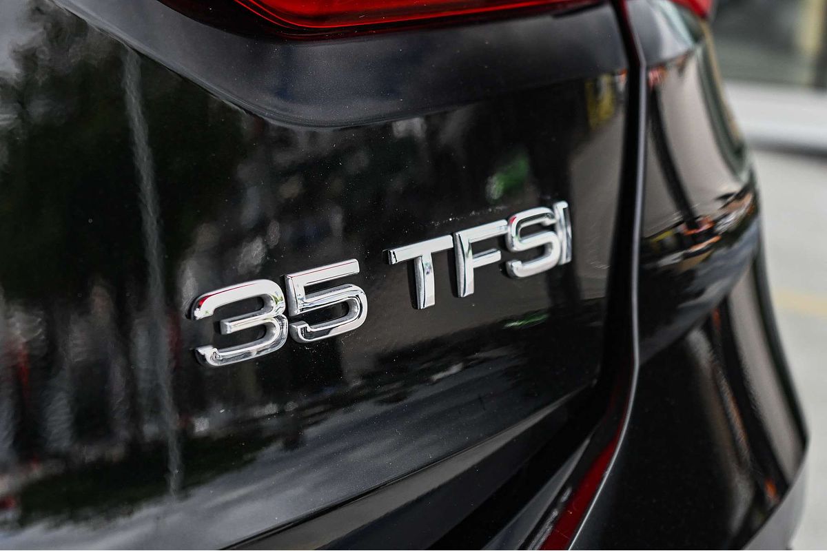 2023 Audi Q3 35 TFSI S line F3