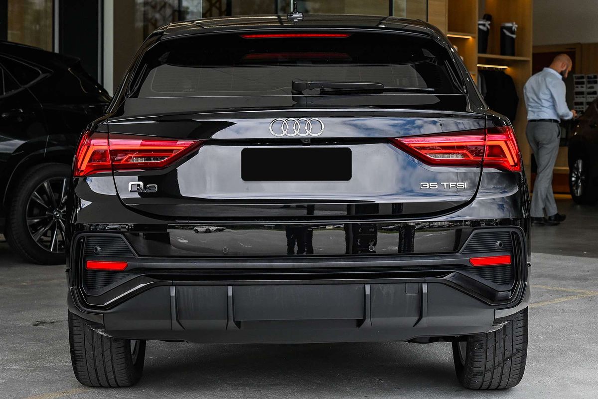 2023 Audi Q3 35 TFSI S line F3