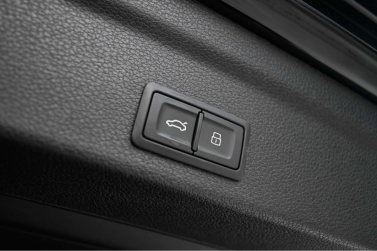 2023 Audi Q3 35 TFSI S line F3