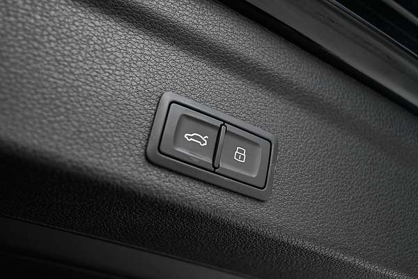 2023 Audi Q3 35 TFSI S line F3