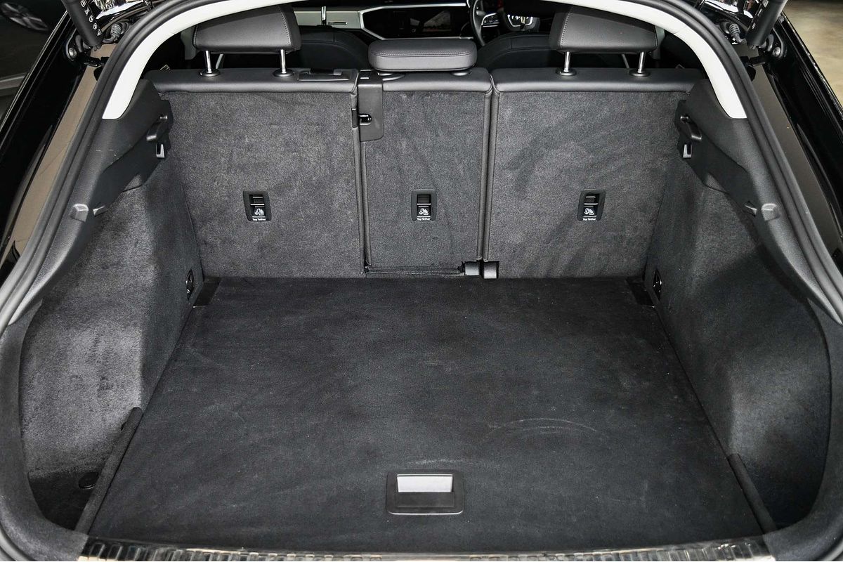 2023 Audi Q3 35 TFSI S line F3