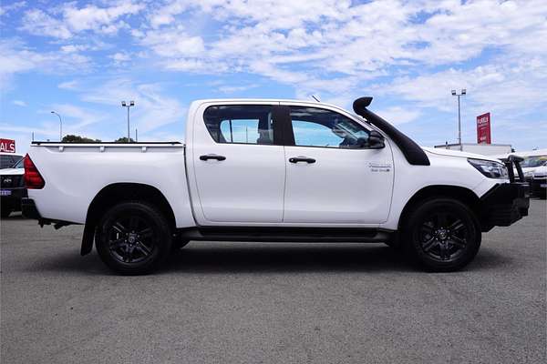 2021 Toyota Hilux SR GUN126R 4X4