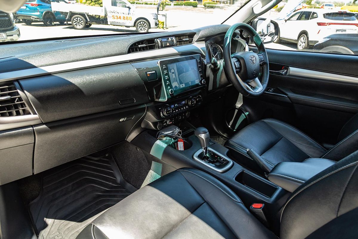 2024 Toyota Hilux SR5 48V GUN126R 4X4